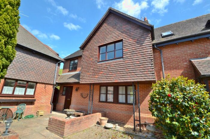 3 Bedroom End Of Terrace House To Rent In Fordingbridge, SP6