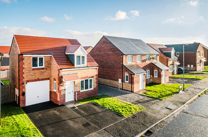 3 Bedroom Detached House For Sale In Pudsey View, Bradford, West Yorkshire, BD4