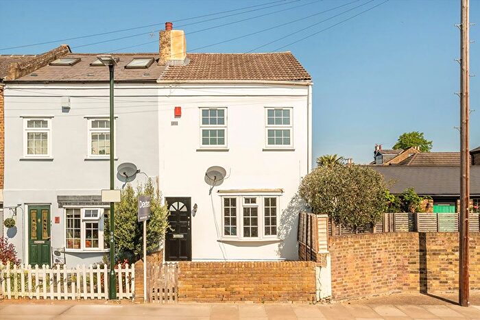 2 Bedroom Property To Rent In Bedford Road, Twickenham, TW2