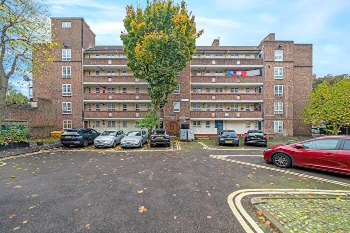 3 Bedroom Flat To Rent In Dunkirk House, Long Lane, SE1
