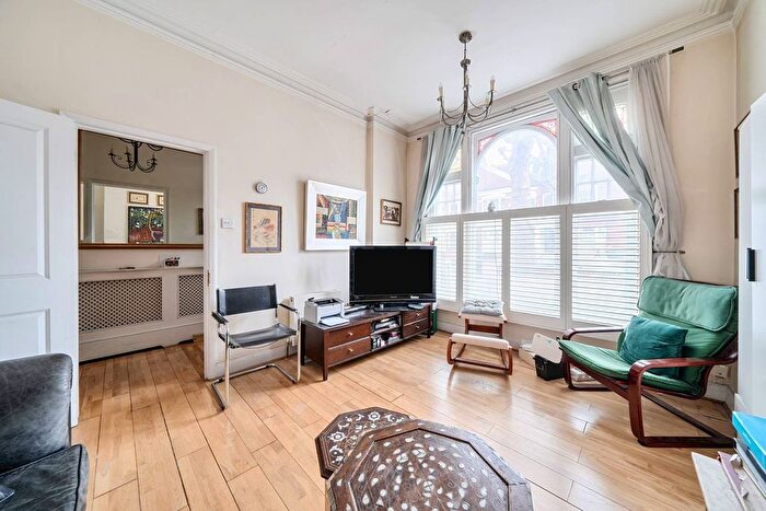 2 Bedroom Terraced House To Rent In Wandsworth Bridge Road, Fulham, London, SW6
