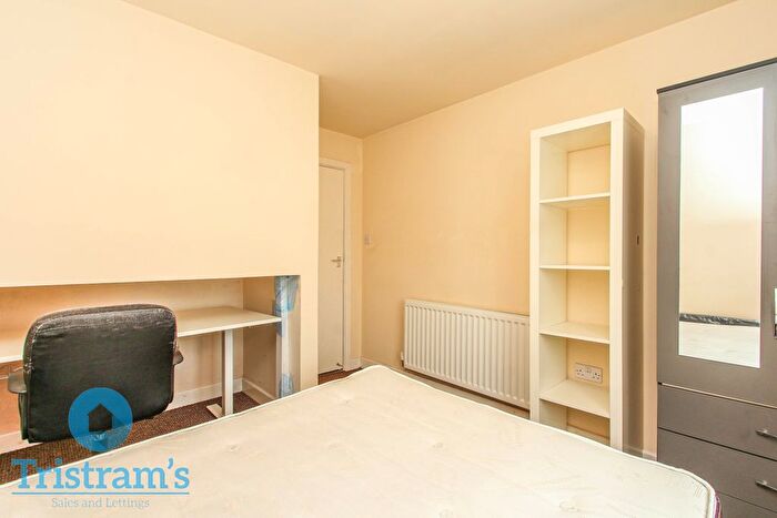 2 Bedroom Flat To Rent In Bramcote Avenue, Beeston, NG9