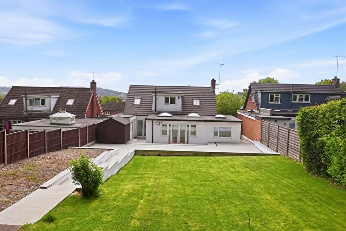 4 Bedroom Detached House For Sale In Carlton Green, Redhill, RH1
