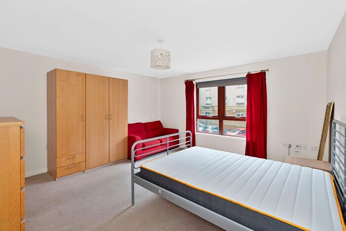 3 Bedroom Flat To Rent In Easter Dalry Road, Dalry, Edinburgh, EH11