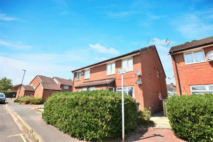 1 Bedroom Maisonette To Rent In Thatchers Way, Isleworth, TW7