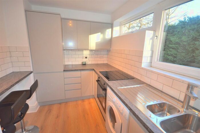 2 Bedroom Flat To Rent In Grange Court, Grange Road, Altrincham WA14