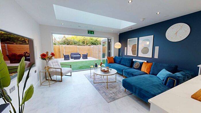 5 Bedroom Property To Rent In Rannoch Road, Hammersmith, W6