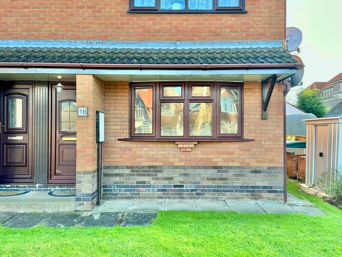 2 Bedroom Flat To Rent In Park Avenue, Skegness, PE25