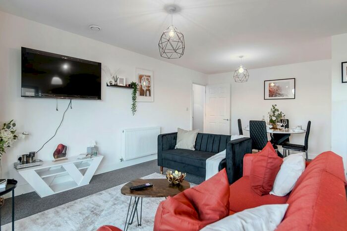 1 Bedroom Flat To Rent In Colnbrook By Pass, Slough, SL3