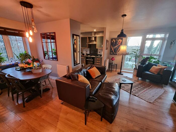 2 Bedroom Flat For Sale In Omega Apartments, Goodby Road Moseley, B13