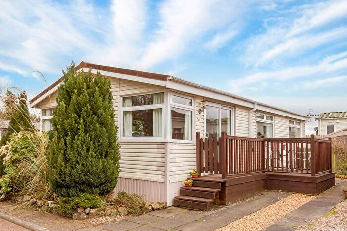 3 Bedroom Park Home For Sale In Annsmuir Caravan Park, Ladybank, Cupar, KY15