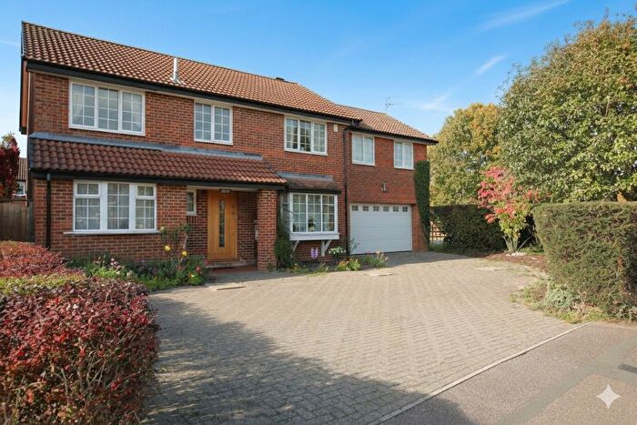 5 Bedroom Detached House For Sale In Dulwich Close, Newport Pagnell, MK16