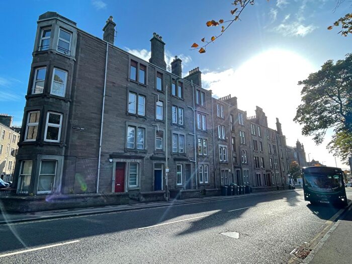 1 Bedroom Flat To Rent In Pitkerro Road, Dundee, DD4