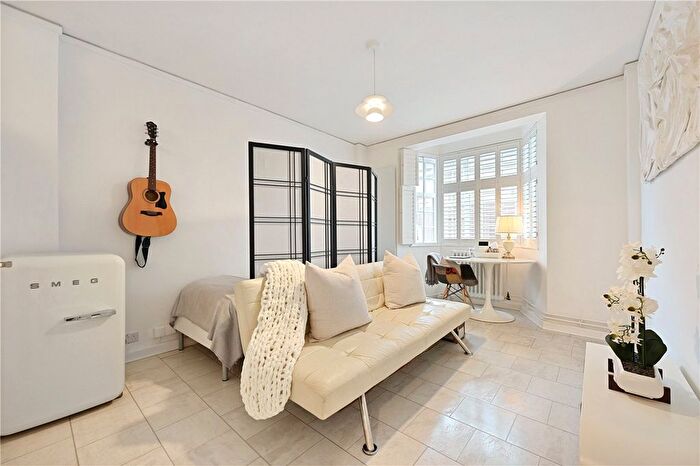 Studio For Sale In Woburn Place, London, WC1H