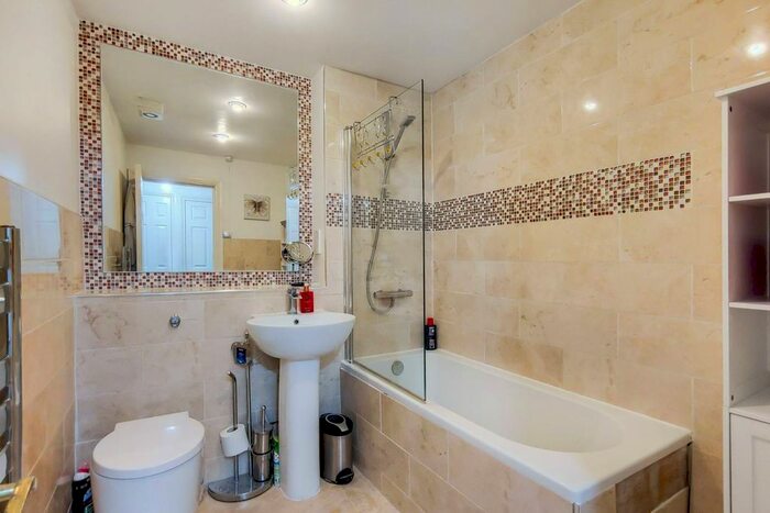 1 Bedroom Flat To Rent In Garnet Street, Wapping, London, E1W