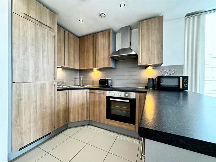 2 Bedroom Apartment To Rent In Eden Square, Cheapside, L2