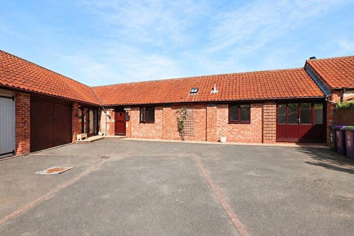 2 Bedroom Barn Conversion For Sale In Fish Well Close, Skillington, NG33