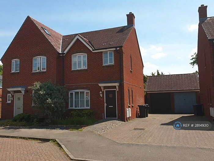 3 Bedroom Semi Detached House To Rent In Lincroft, Cranfield, Bedford, MK43