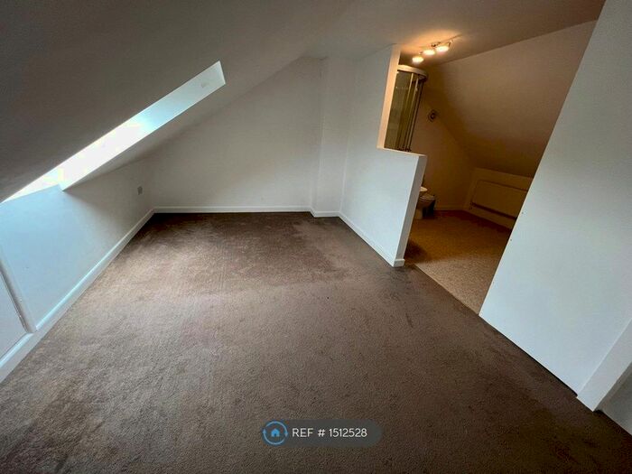 3 Bedroom Semi-Detached House To Rent In Moreton Villas, Newtown, Berkeley, GL13