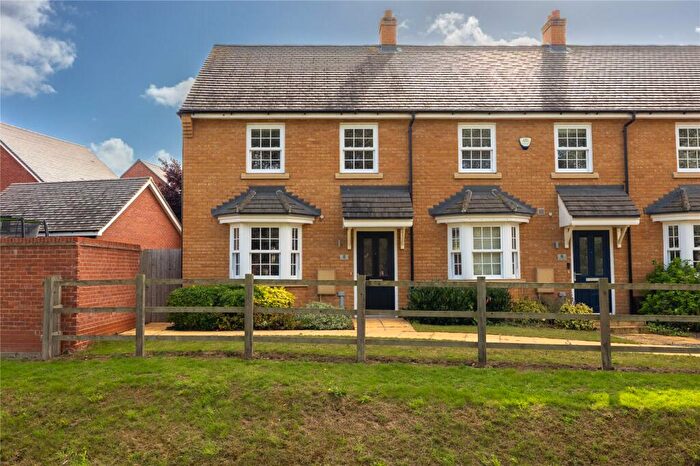 3 Bedroom End Of Terrace House For Sale In Keech Grove, Kempston, Bedford, Bedfordshire, MK42