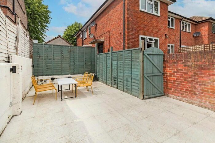 2 Bedroom Maisonette To Rent In Thornbury Road, Osterley, Isleworth, TW7