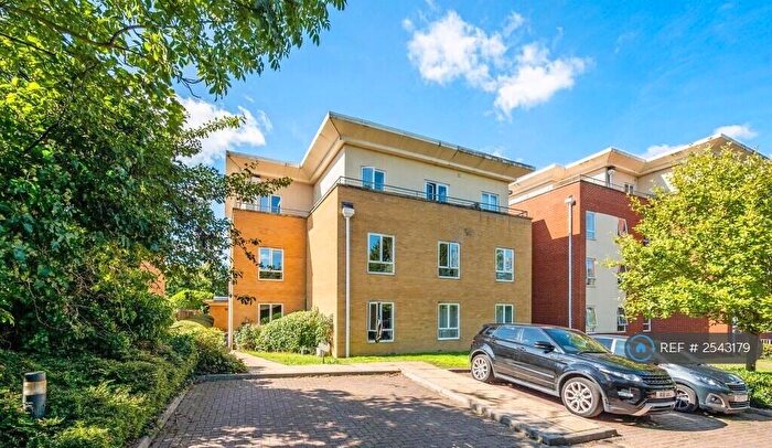 2 Bedroom Flat To Rent In Woodcote Road, Wallington, SM6