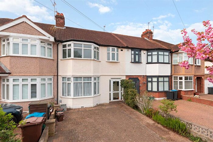 3 Bedroom Terraced House For Sale In Glenthorpe Road, Morden, SM4