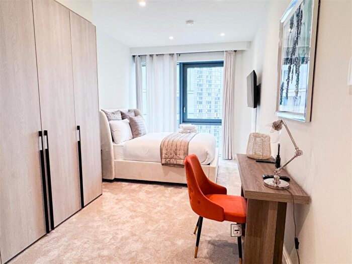 2 Bedroom Flat To Rent In Aspenl, Canary Wharf, London, E14