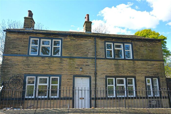 2 Bedroom Semi-Detached House To Rent In Little Horton Green, Bradford, BD5