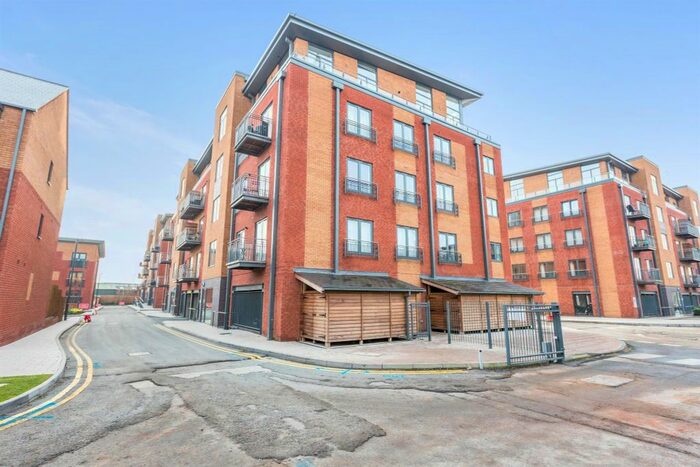 1 Bedroom Flat To Rent In Woodhouse Close, Worcester, WR5