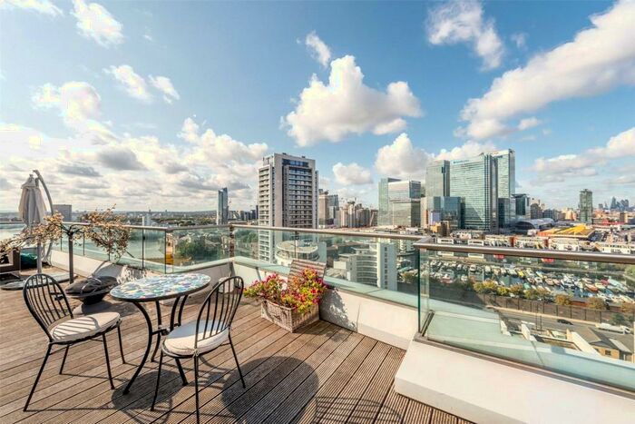 3 Bedroom Apartment To Rent In New Providence Wharf, Canary Wharf, E14