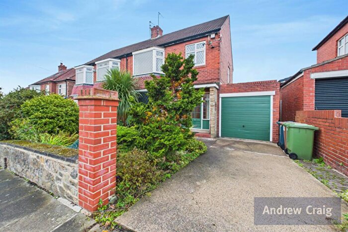 3 Bedroom Semi Detached House For Sale In Arncliffe Avenue, Sunderland, SR4