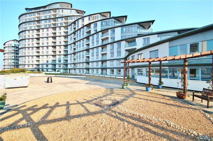 2 Bedroom Flat To Rent In Station Approach, Woking, Surrey, GU22