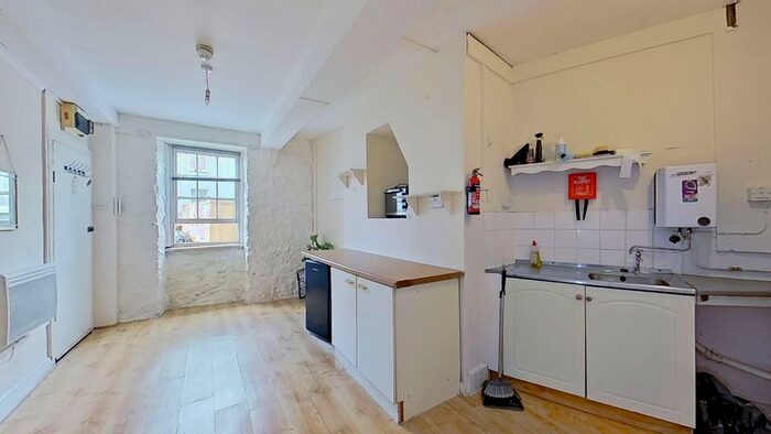 1 Bedroom Flat For Sale In City Road, Haverfordwest, SA61