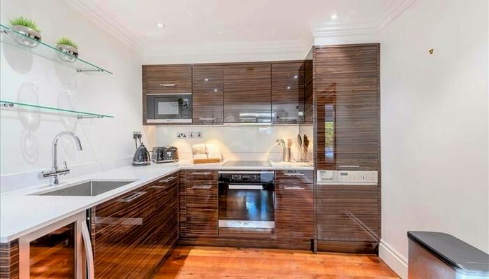1 Bedroom Flat To Rent In Kensington Gardens Square, Bayswater, London, W2