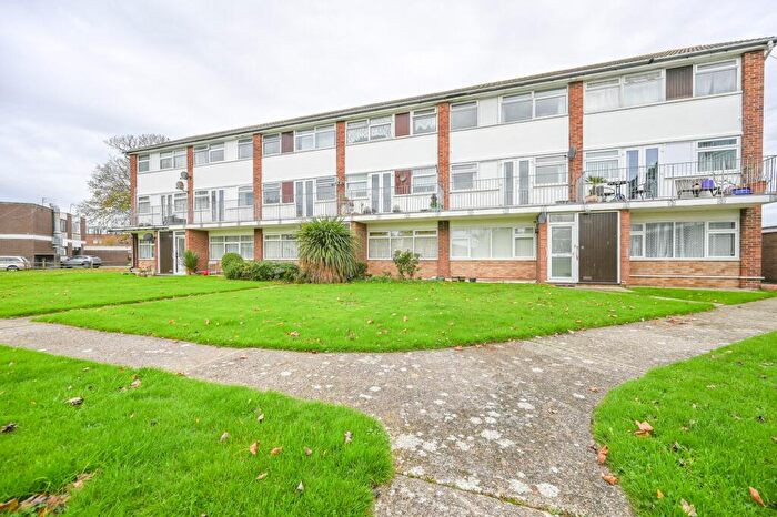 2 Bedroom Property For Sale In St. Thomas Court, Pagham, Bognor Regis, PO21