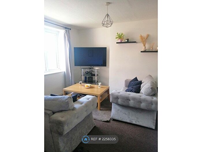 2 Bedroom Flat To Rent In Minster Court, Liverpool, L7