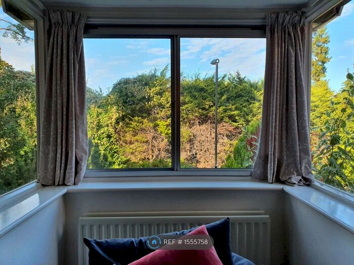 1 Bedroom Flat To Rent In Zig Zag Road, Kenley, CR8