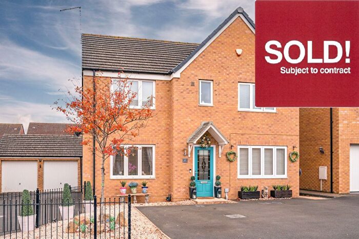 5 Bedroom Detached House For Sale In Green Crescent, Desborough, Kettering, NN14