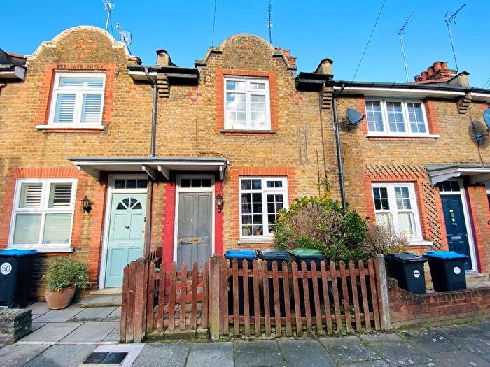 2 Bedroom Terraced House To Rent In Hillside Grove, Southgate, N14