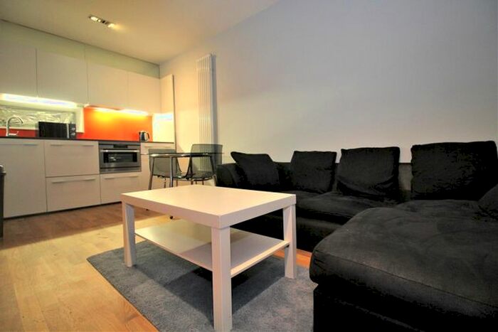 1 Bedroom Flat To Rent In The Quad, Highcross Street, Leicester, LE1
