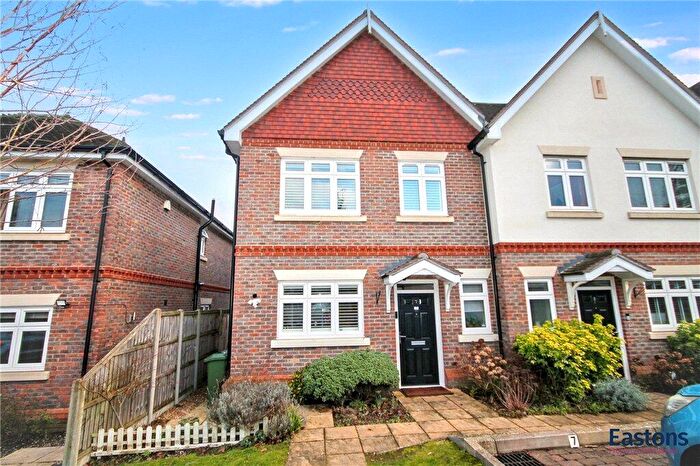 3 Bedroom End Of Terrace House For Sale In Mimosa Close, Epsom, Surrey, KT17