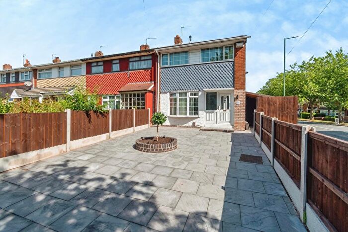 2 Bedroom End Terrace House For Sale In Bloxwich Lane, Walsall, West Midlands, WS2