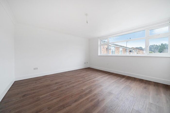 2 Bedroom Maisonette To Rent In Ringwood, Bracknell, RG12