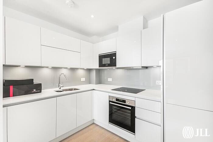2 Bedroom Flat To Rent In City North Place London, N4