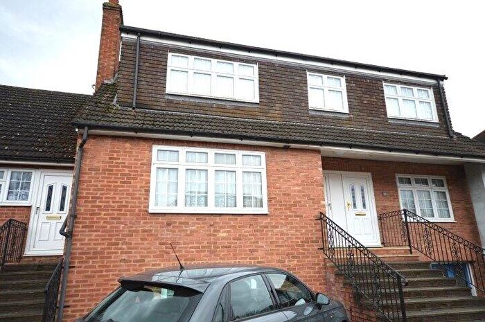 1 Bedroom Flat To Rent In Oaklands Crescent, Chelmsford, CM2