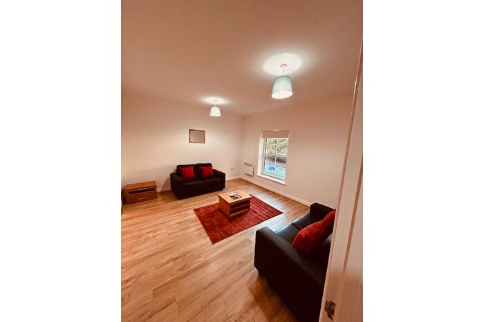 1 Bedroom Flat To Rent In Solomons Court, High Road, Finchley, London, N12