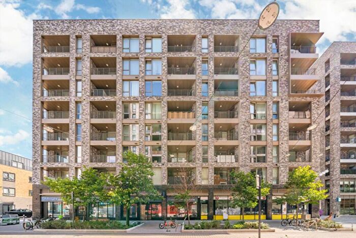 1 Bedroom Flat To Rent In New Village Avenue, Poplar, E14
