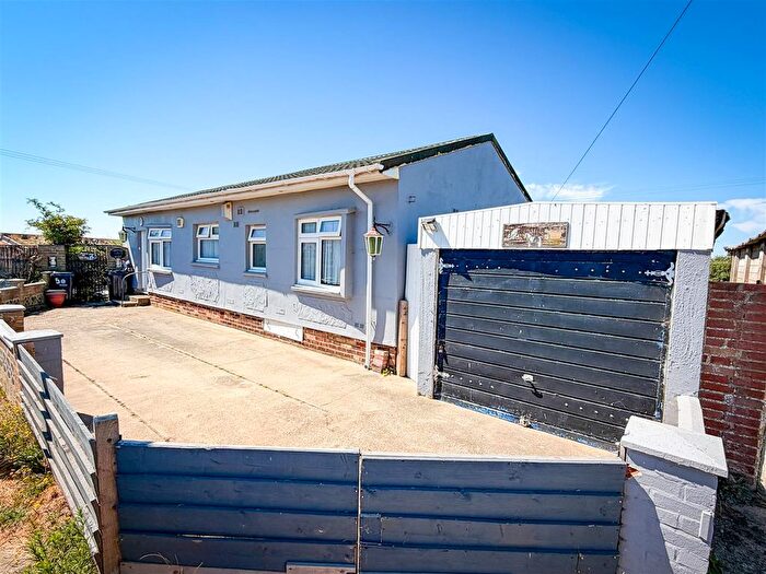 2 Bedroom Detached Bungalow For Sale In Bishops Gardens, Seawick, St. Osyth, CO16