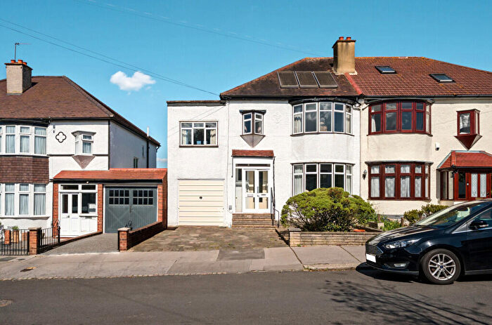 4 Bedroom Semi-Detached House For Sale In Maryland Road, Thornton Heath, CR7